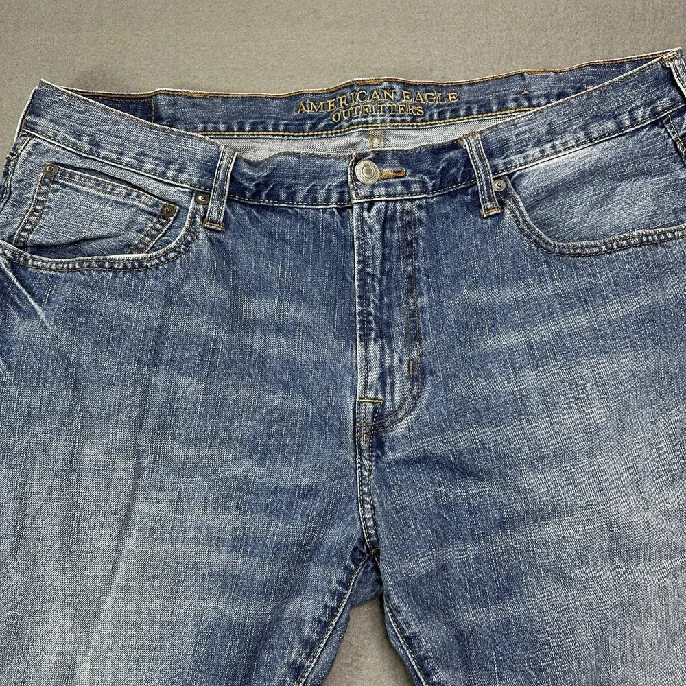 American Eagle Jeans Mens 38x32 Original Straight Light Blue Denim 100% Cotton